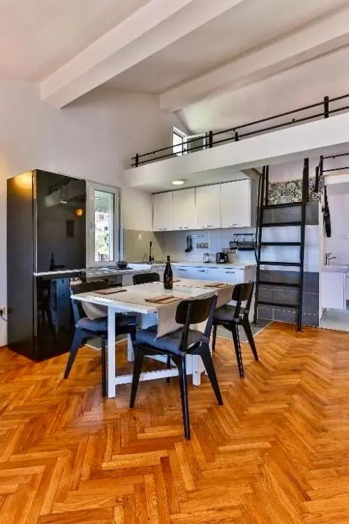 Prodaja, trosoban stan, 105m², Sveti Stefan, Budva
