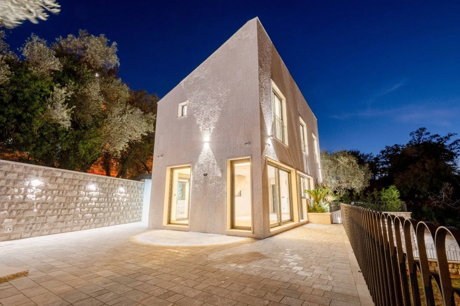 Sale, house, 240m², Kamenovo, Budva