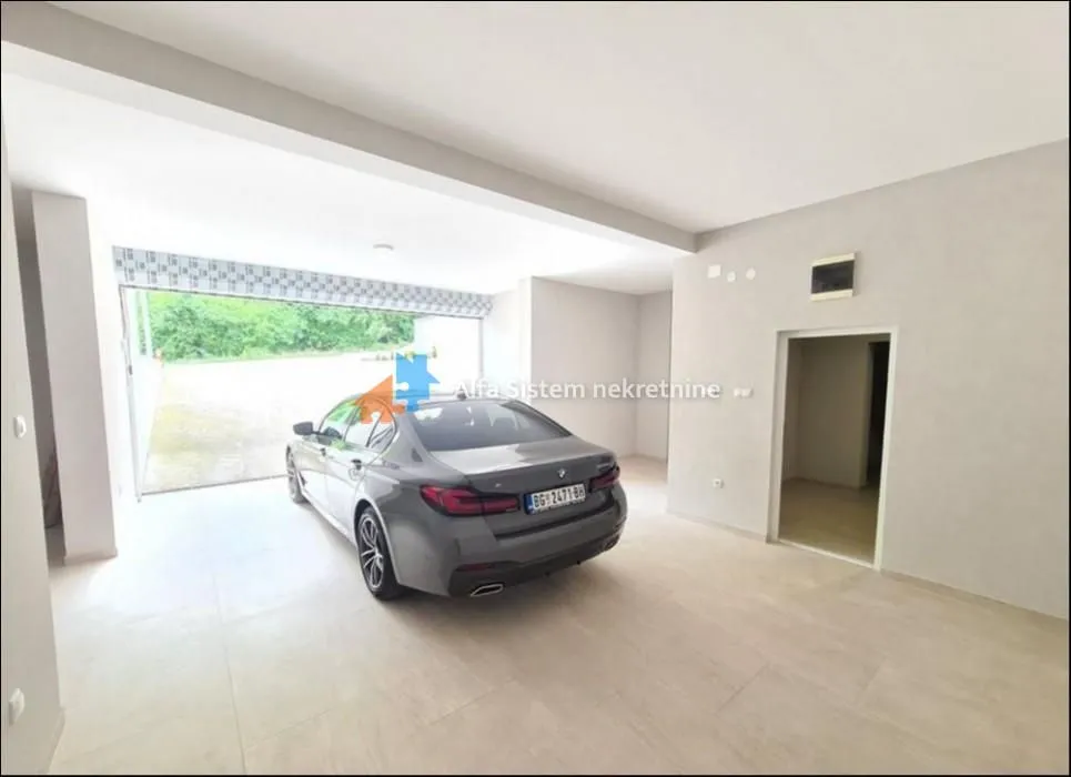 Rent, four bedroom apartment, 160m², Savski Venac, Beograd