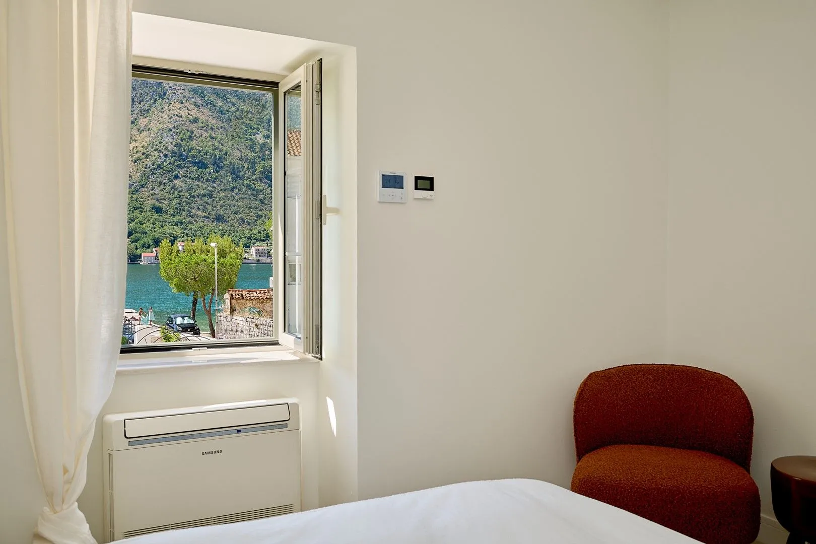 Rent, house, 200m², Dobrota, Kotor