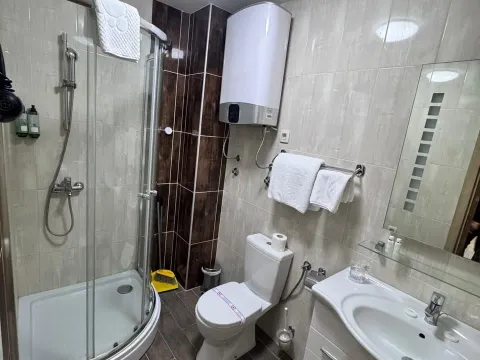 Sale, one bedroom apartment, 59m², Bečići, Budva - image 15