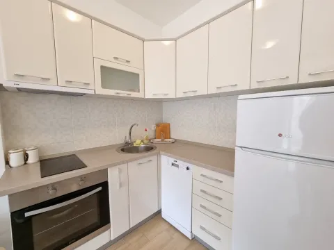 Rent, studio apartment, 34m², Budva, Crna Gora - image 2