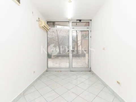 Rent, office space, 11m², Pobrežje, Podgorica - image 2