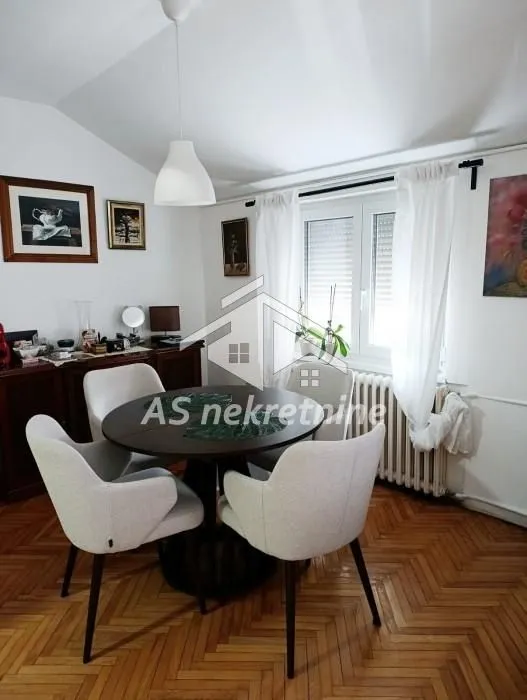 Izdavanje, četvorosoban stan, 108m², Savski Venac, Beograd
