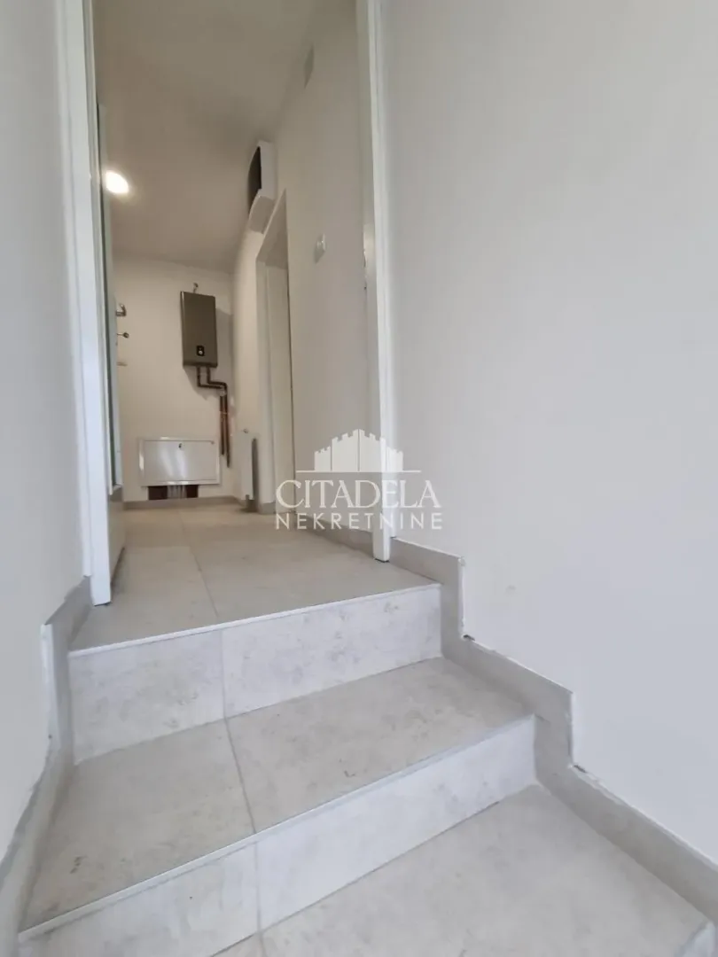 Izdavanje, trosoban stan, 85m², Čukarica, Beograd