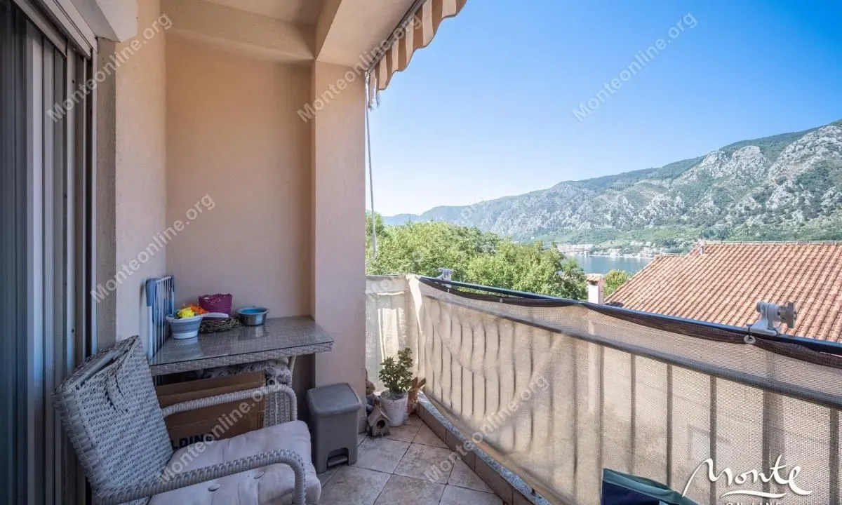 Sale, three bedroom apartment, 88m², Dobrota, Kotor