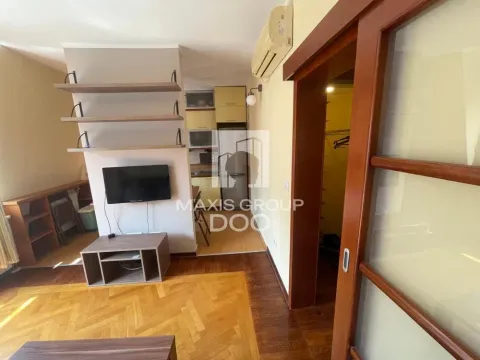 Izdavanje, jednosoban stan, 52m², Vračar Centar, Vračar Sve Podlokacije - image 4