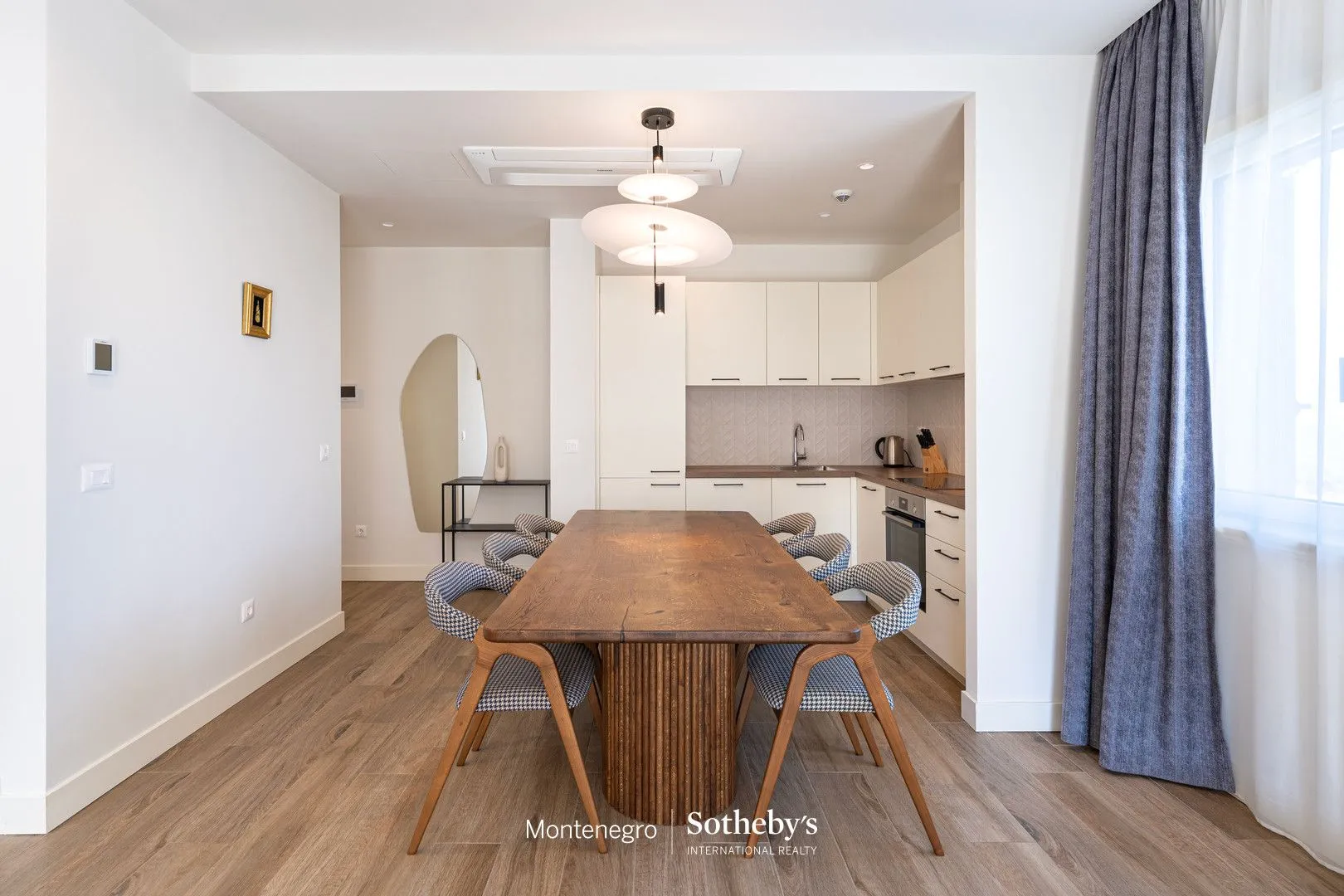 Prodaja, dvosoban stan, 79m², Kotor, Crna Gora
