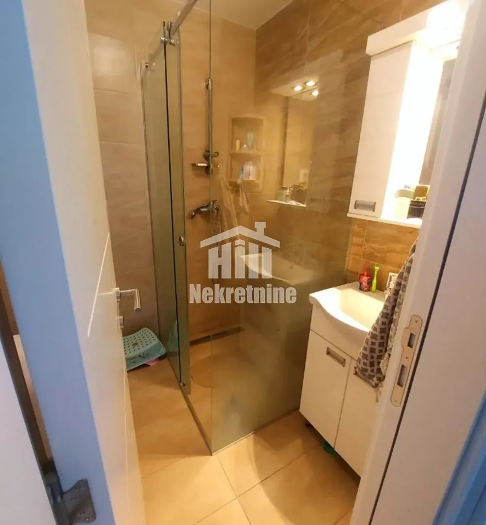 Sale, two bedroom apartment, 75m², Dušanovac, Voždovac Sve Podlokacije