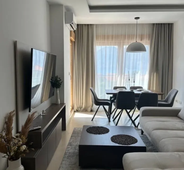 Prodaja, jednosoban stan, 55m², Dobrota, Kotor