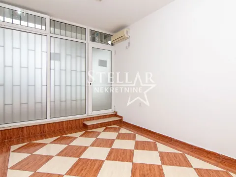 Izdavanje, poslovni prostor, 15m2, Preko Morače, Podgorica Izdavanje, poslovni prostor, 15m2, Preko Morače, Podgorica