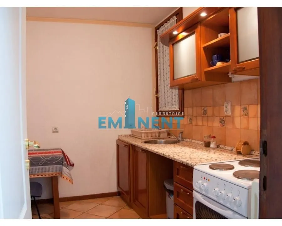 Izdavanje, trosoban stan, 75m², Čubura, Beograd