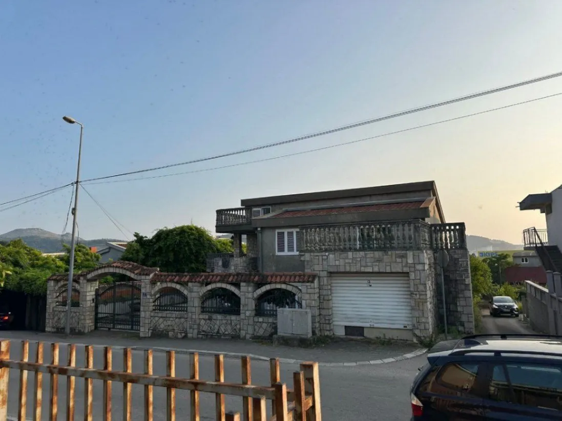 Sale, house, 130m², Popovići, Bar