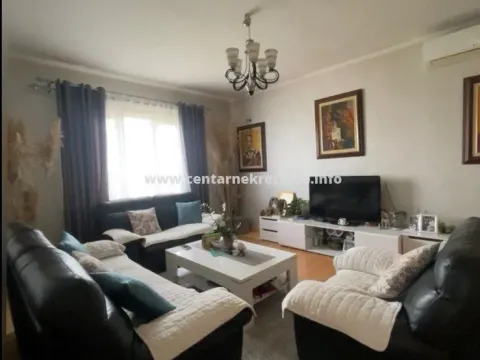 Prodaja, kuća, 280m², Podgorica, Crna Gora - image 13