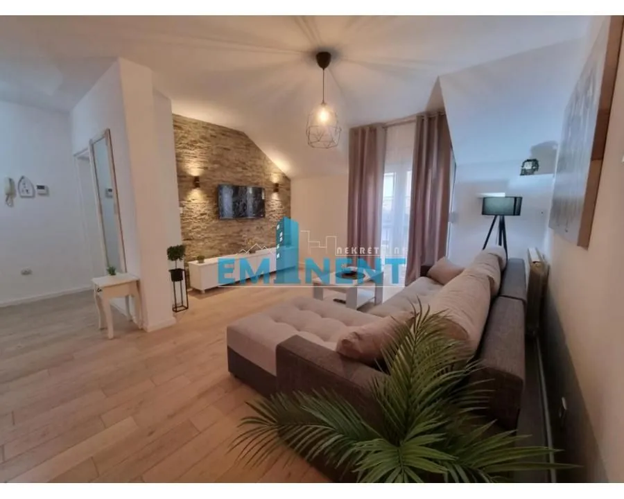 Rent, two bedroom apartment, 50m², Južni Bulevar, Vračar Sve Podlokacije