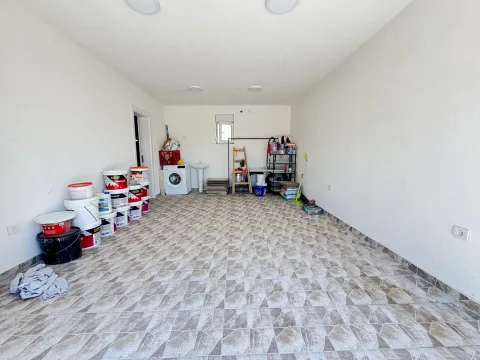Sale, house, 170m², Zagorič, Podgorica - image 14
