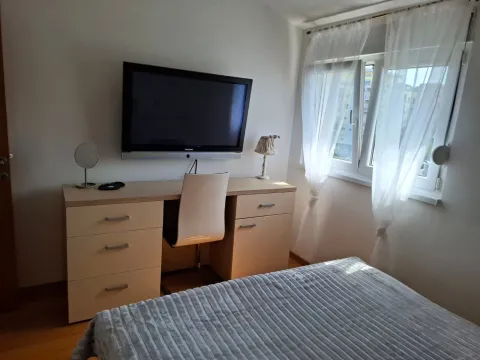 Izdavanje, jednosoban stan, 46m², Blok 9, Podgorica - image 12