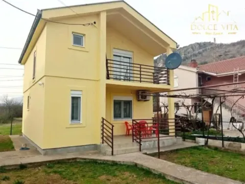 Rent, house, 105m², Tološi, Podgorica