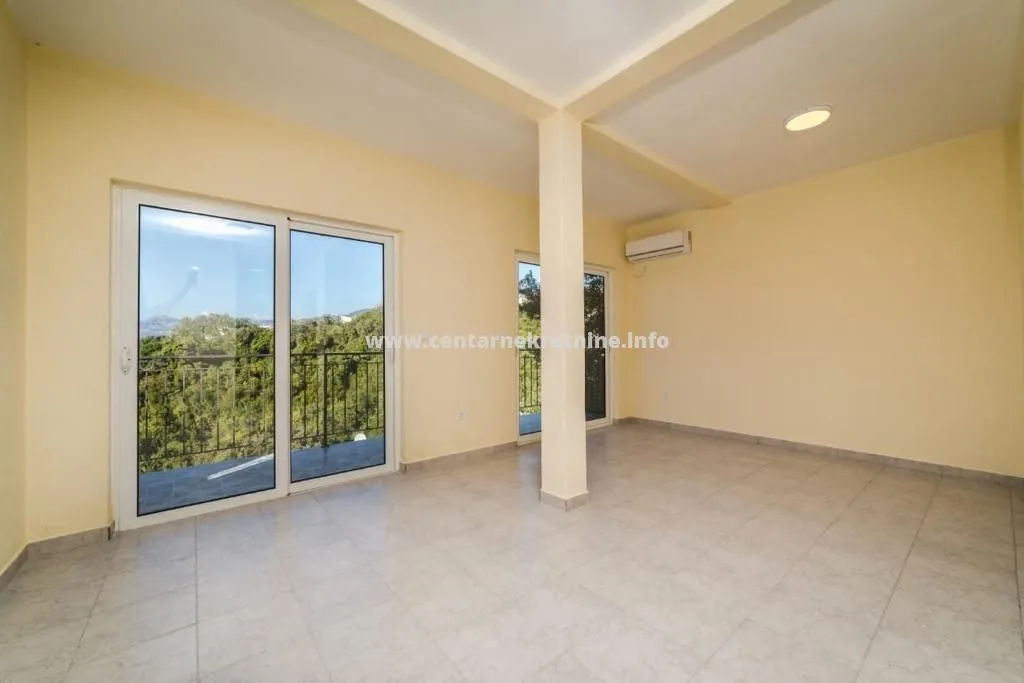 Sale, house, 195m², Utjeha, Bar