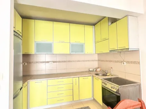 Izdavanje, jednosoban stan, 54m², City Kvart, Podgorica - image 1