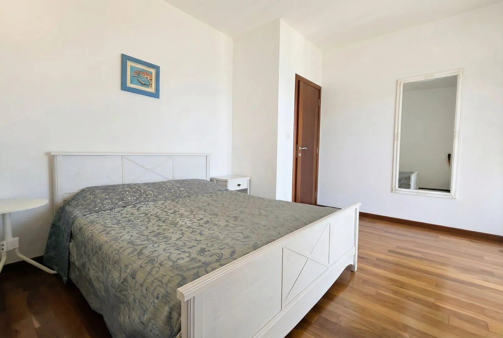 Prodaja, četvorosoban stan, 90m², Tivat, Crna Gora