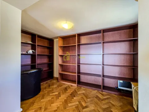 Izdavanje, kuća, 380m², Gorica C, Podgorica - image 16