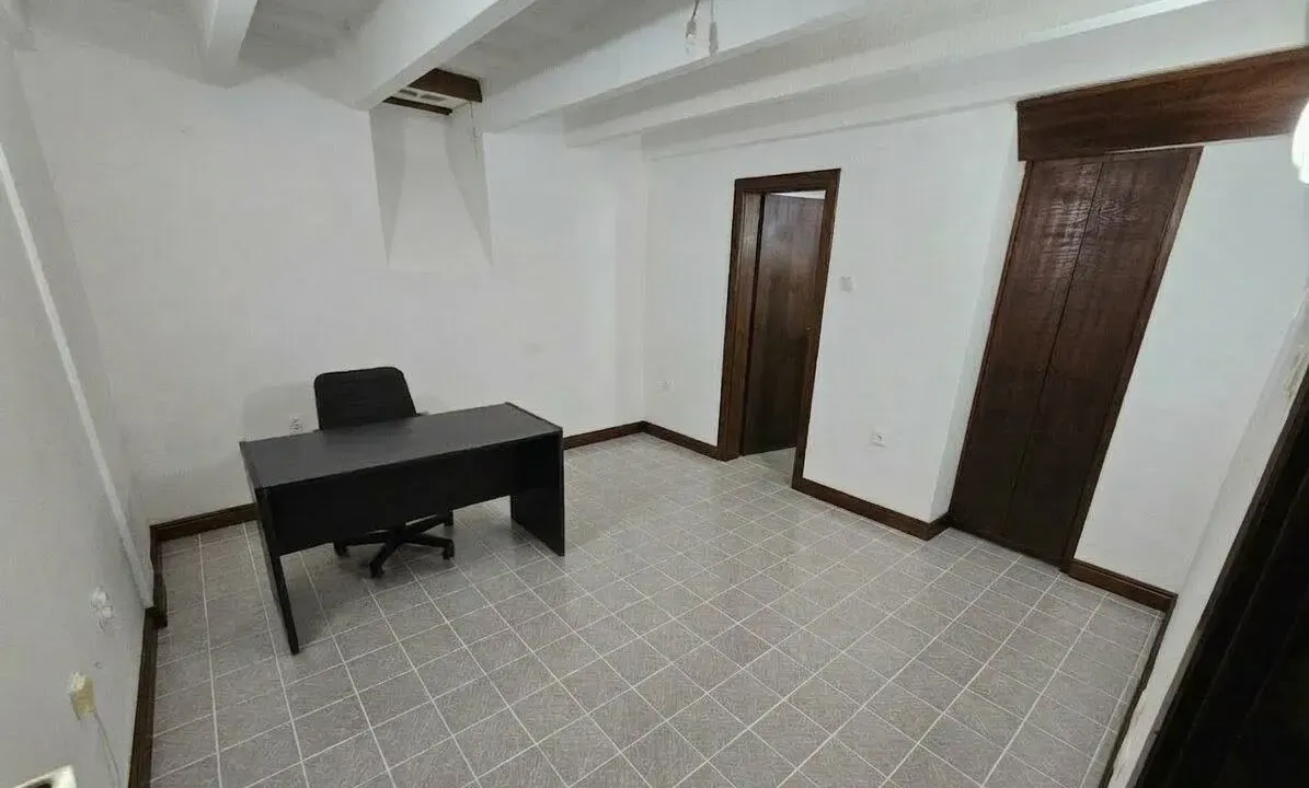 Izdavanje, poslovni prostor, 16m², Centar, Podgorica