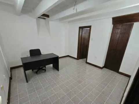Rent, office space, 16m², Centar, Podgorica - image 1