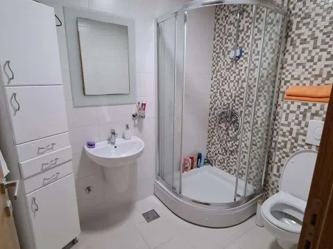 Izdavanje, dvosoban stan, 64m², City Kvart, Podgorica - image 10