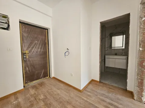 Sale, one bedroom apartment, 43m², Bečići, Budva - image 20