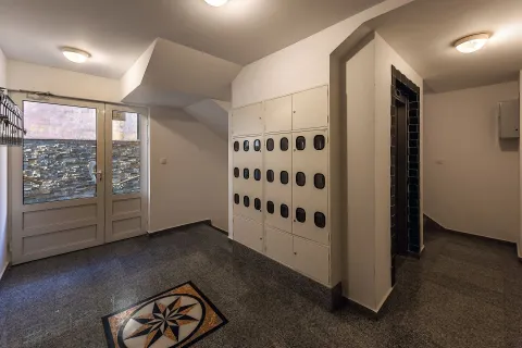 Sale, three bedroom apartment, 79m², Bečići, Budva - image 2