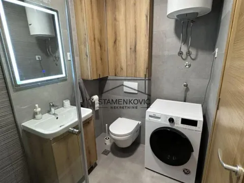 Izdavanje, dvosoban stan, 65m², Centar, Novi Sad - image 12