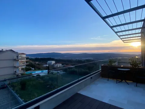 Izdavanje, trosoban stan, 85m², Kavač, Kotor - image 8