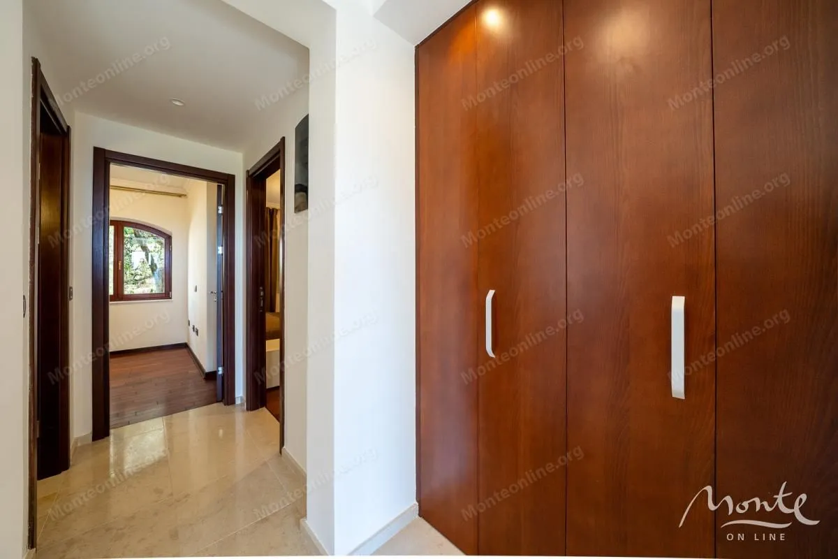 Sale, two bedroom apartment, 88m², Petrovac, Budva