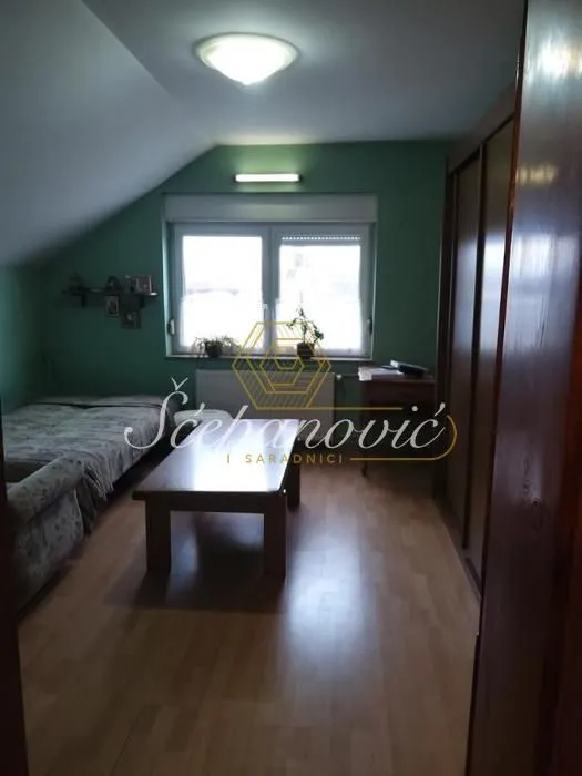 Prodaja, kuća, 360m², Veternik, Novi Sad Sve Podlokacije