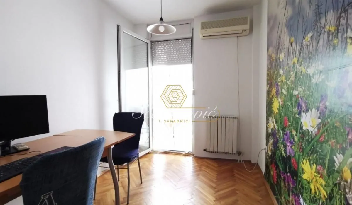 Prodaja, dvosoban stan, 53m², Bulevar Oslobodjenja, Novi Sad Sve Podlokacije