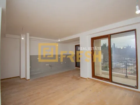 Izdavanje, četvorosoban stan, 150m², Centar, Podgorica - image 7