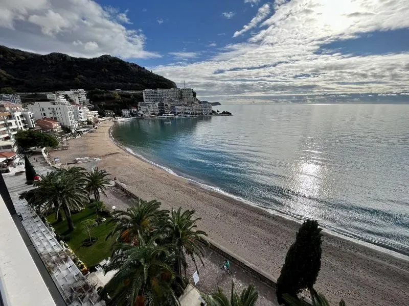 Prodaja, dvosoban stan, 110m², Bečići, Budva