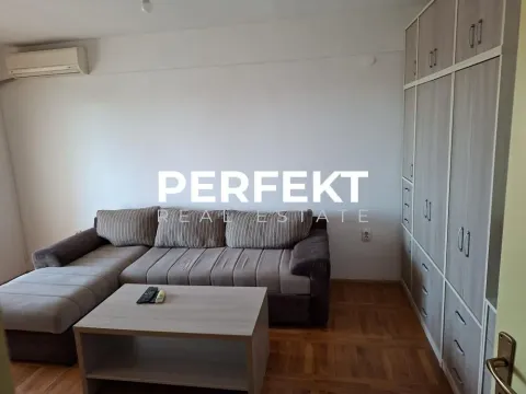 Prodaja, trosoban stan, 79m², Centar, Pančevo - image 8