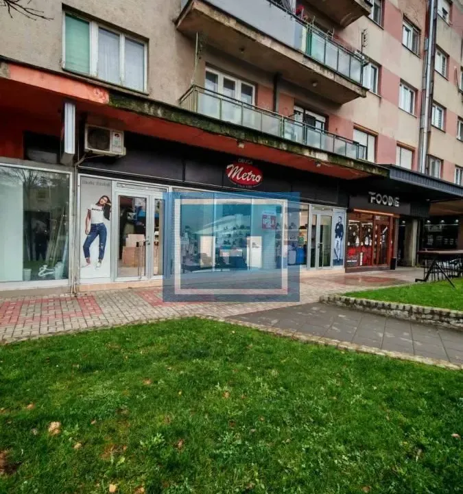 Izdavanje, poslovni prostor, 104m², Centar, Paraćin