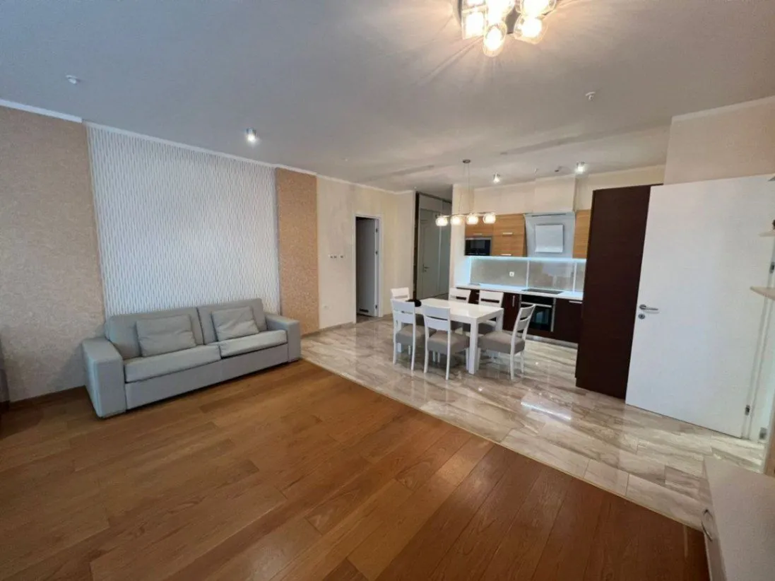 Prodaja, dvosoban stan, 105m2, Tree cane, Budva