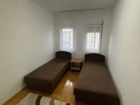 Izdavanje, jednosoban stan, 45m², Stari Aerodrom, Podgorica - image 2