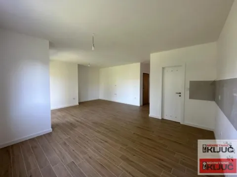 Izdavanje, četvorosoban stan, 83m², Adice, Novi Sad Sve Podlokacije - image 4