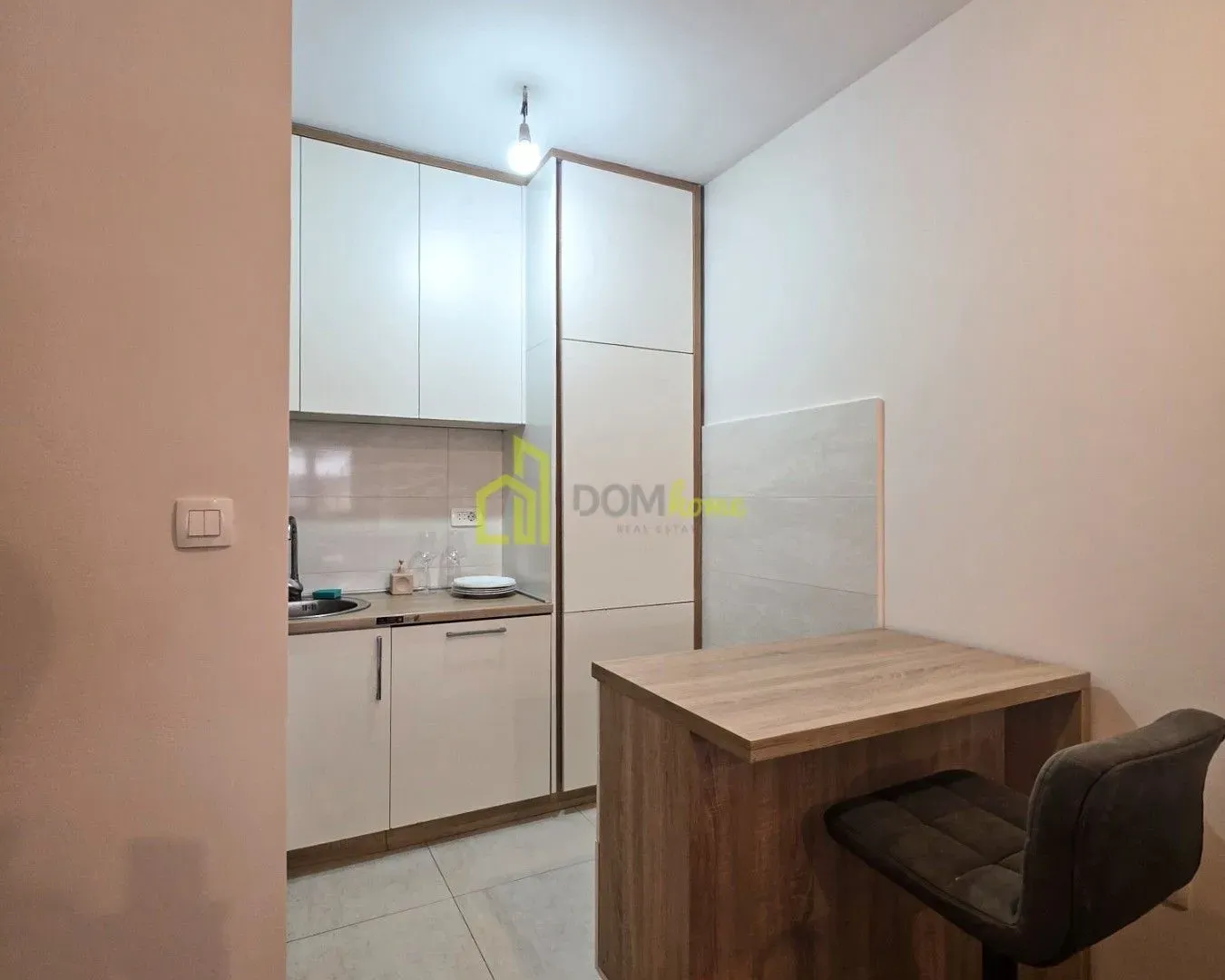 Izdavanje, jednosoban stan, 46m², Central Point, Podgorica