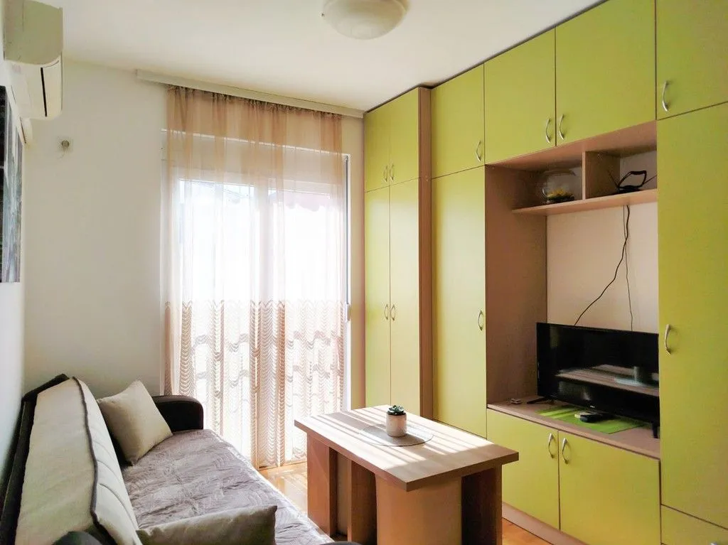 Prodaja, garsonjera, 19m², 1 maj, Podgorica