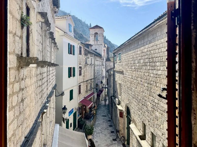 Prodaja, dvosoban stan, 43m², Centar, Kotor