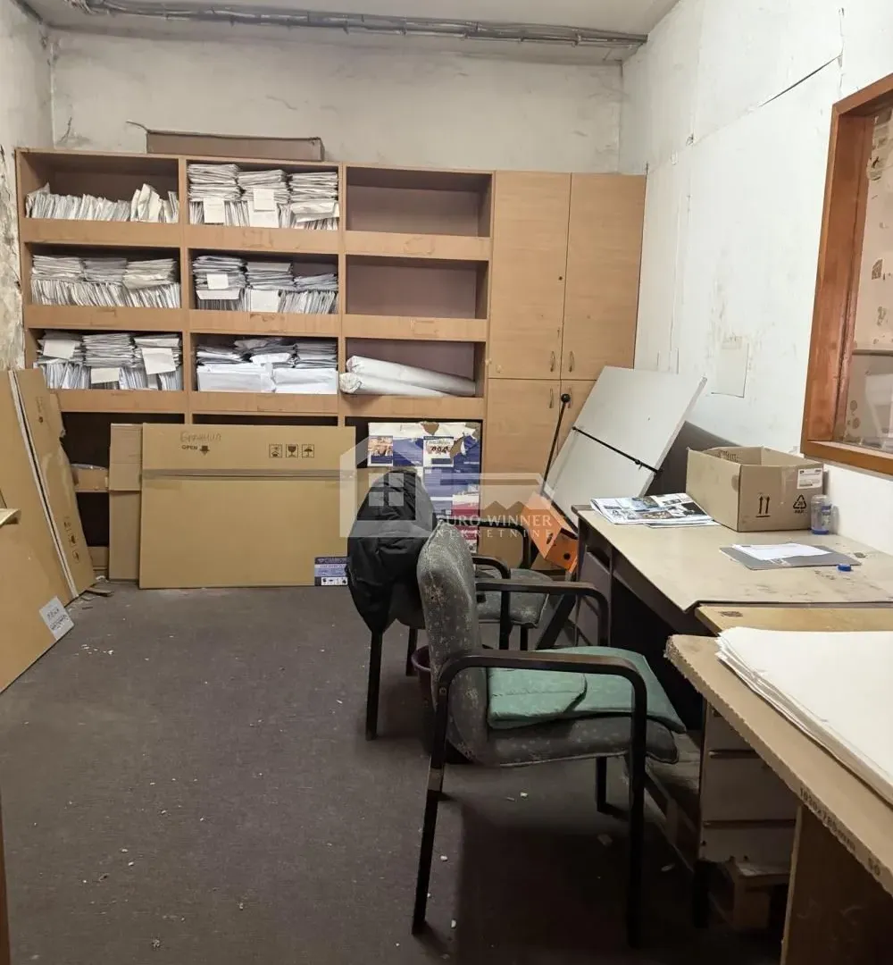Rent, office space, 800m², Borča 1, Borča Sve Podlokacije