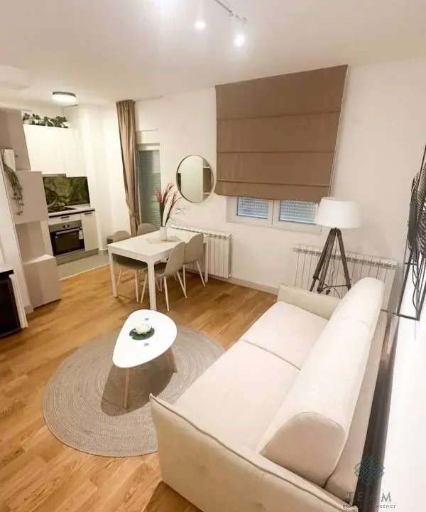 Prodaja, jednosoban stan, 54m², Centar, Kolašin