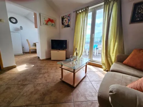 Izdavanje, trosoban stan, 75m², Krivi Most, Podgorica - image 5