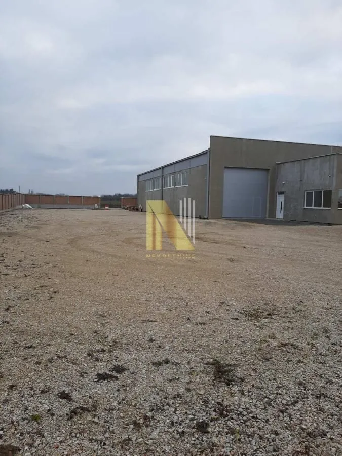 Rent, office space, 490m², Ruma, Srbija